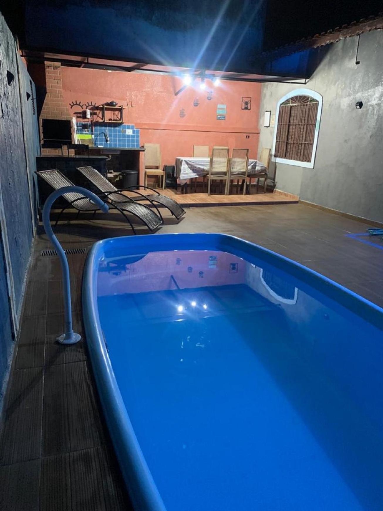 Casa Em 3 Sendo 1 Pe Na Areia *