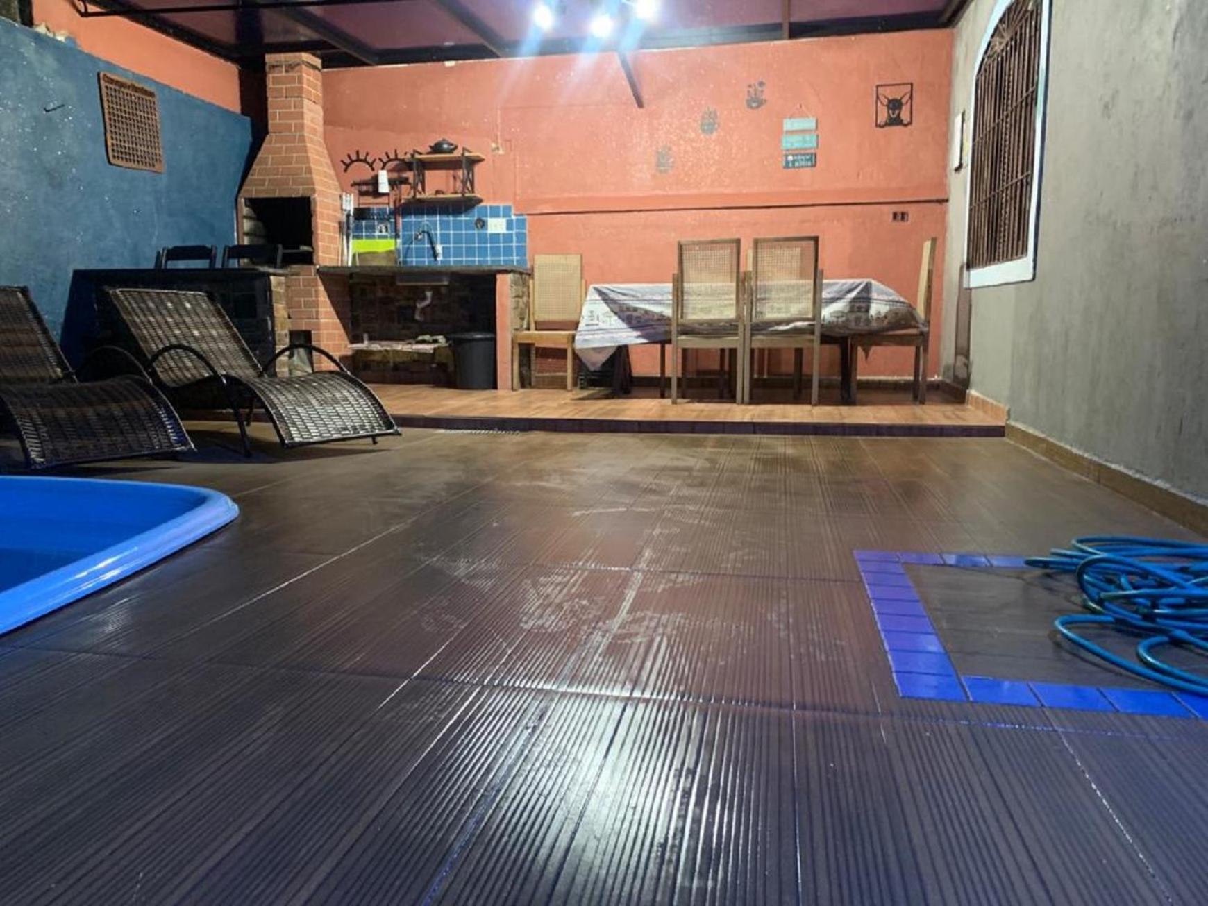 Casa Em 3 Sendo 1 Pe Na Areia