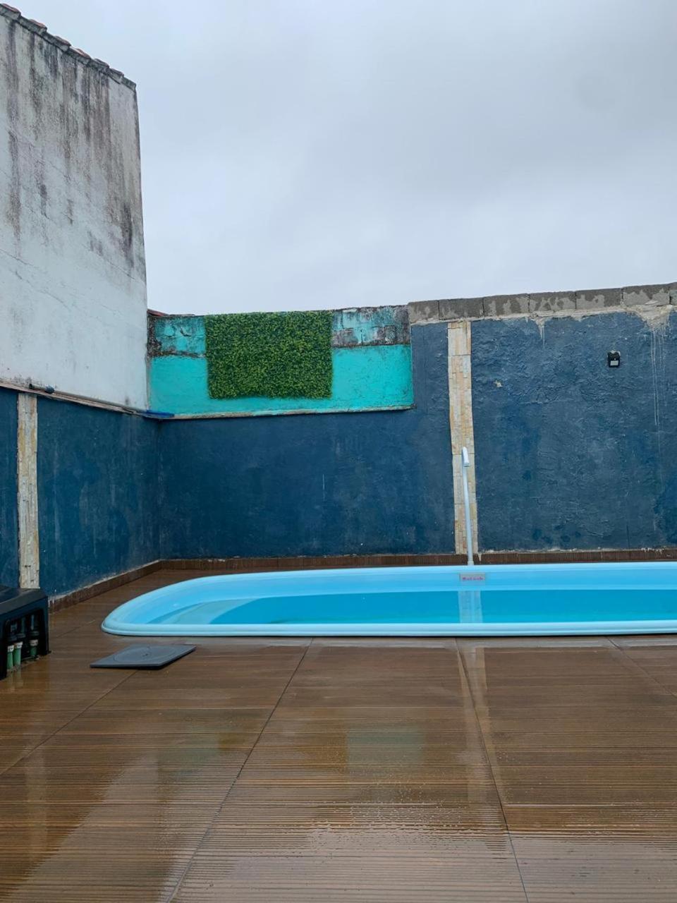 Casa Em 3 Sendo 1 Pe Na Areia *