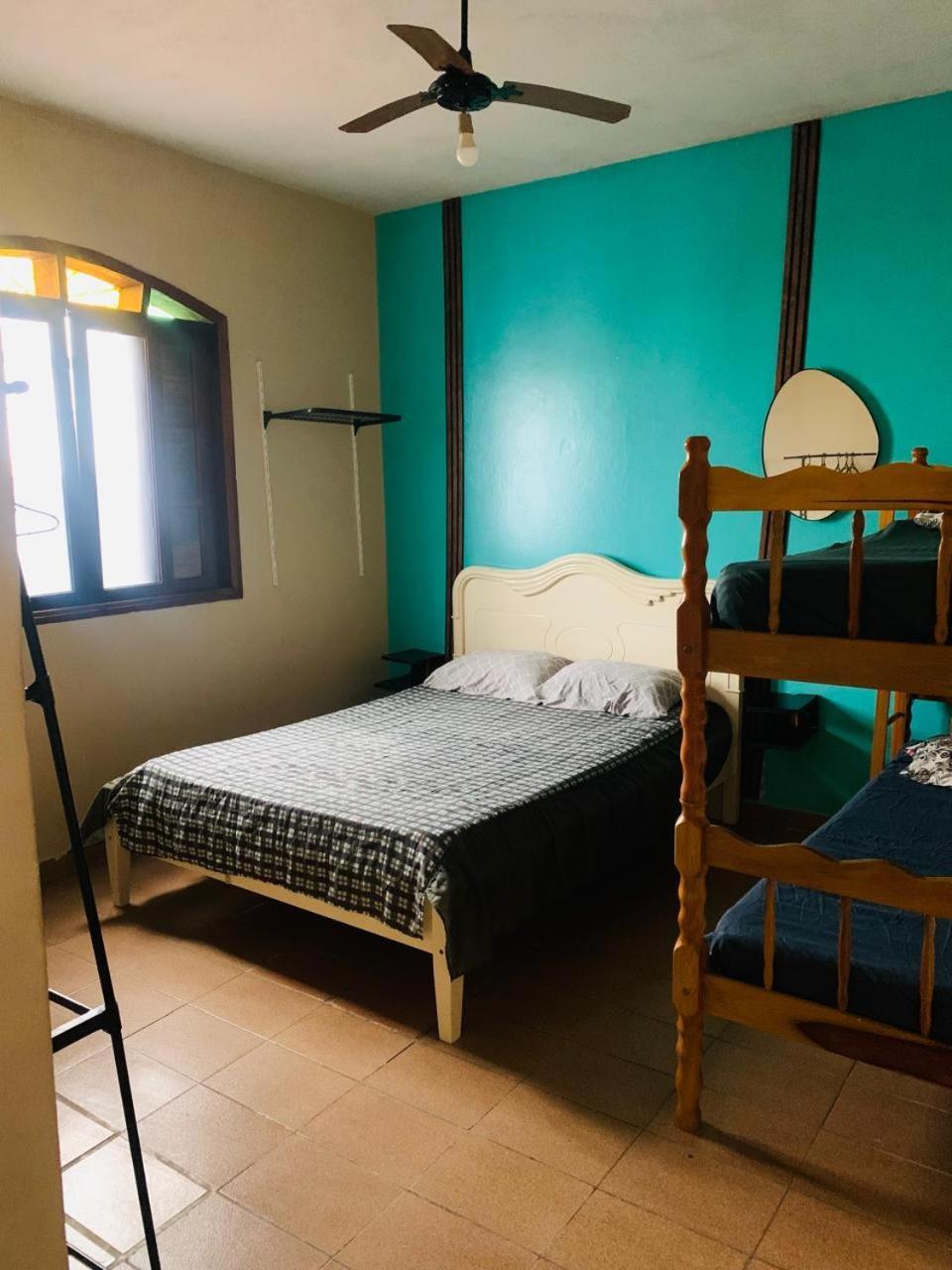 Casa Em 3 Sendo 1 Pe Na Areia *