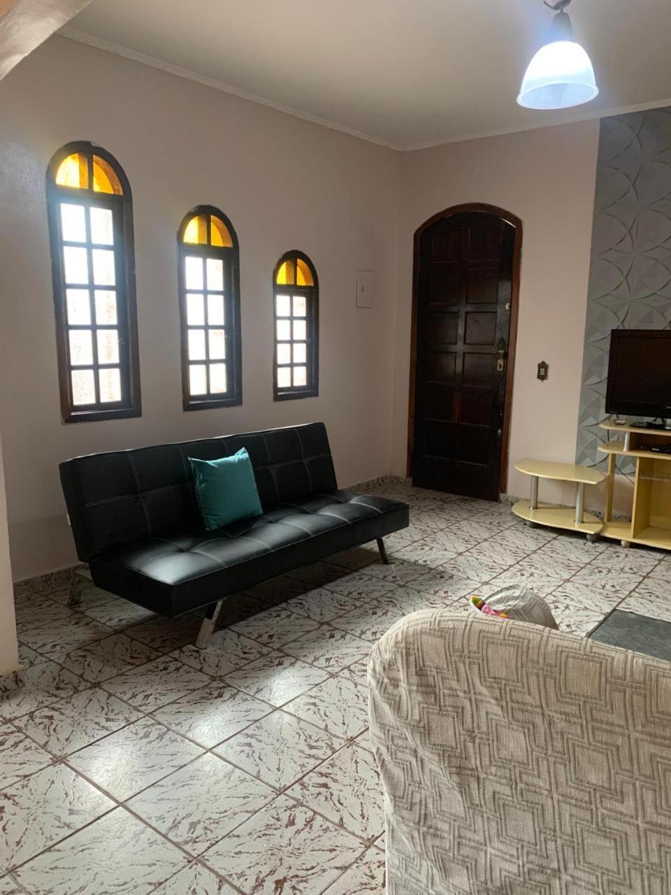Casa Em 3 Sendo 1 Pe Na Areia *