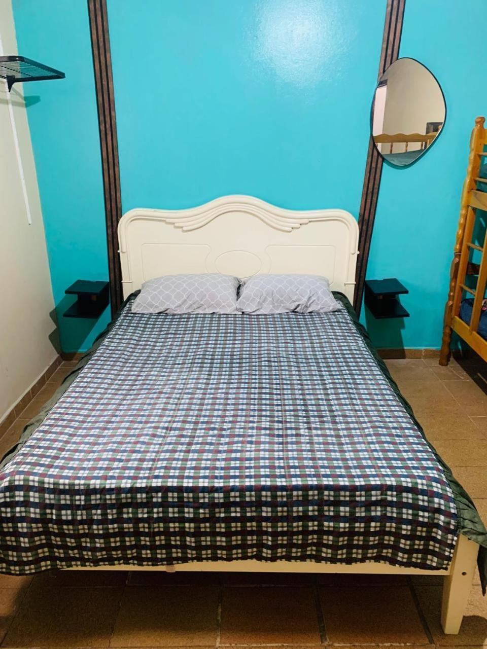 Casa Em 3 Sendo 1 Pe Na Areia * Peruibe
