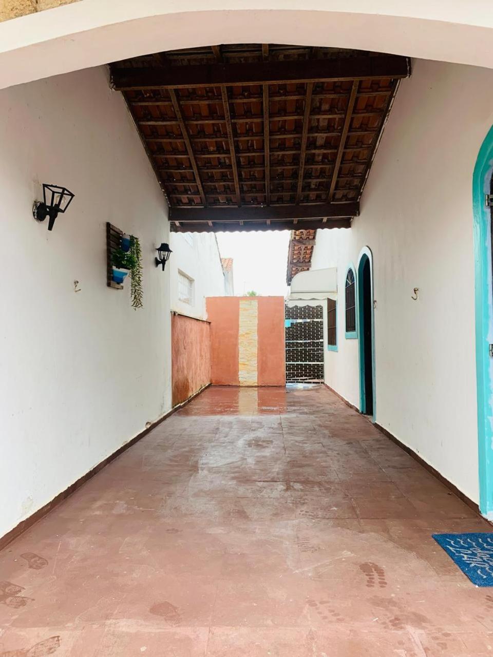 Casa Em 3 Sendo 1 Pe Na Areia *